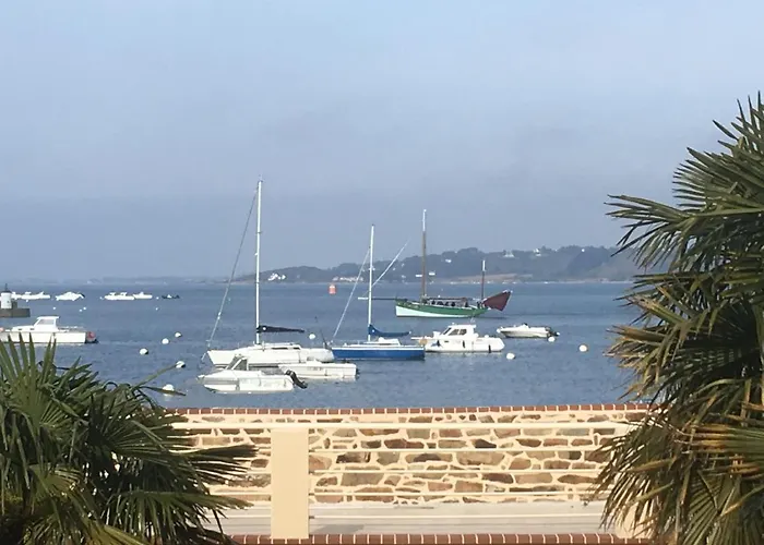 GÎte indépendant dans une villa -Vue et accès direct mer - avec 3 chambres et 3 grandes terrasses