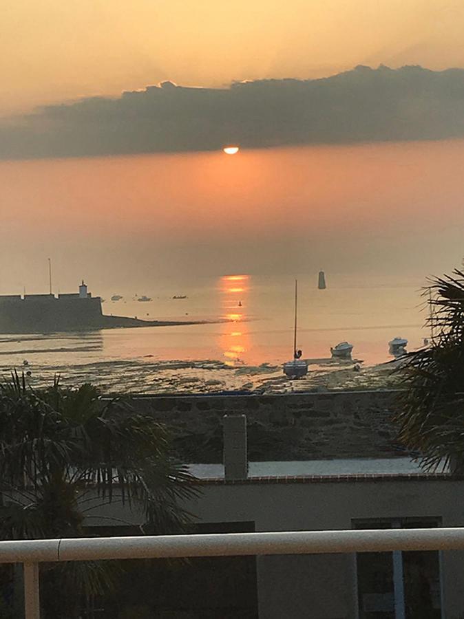 Indépendant Dans Une -vue Et Accès Direct Mer - Avec 3 Et 3 Grandes Terrasses Appartement